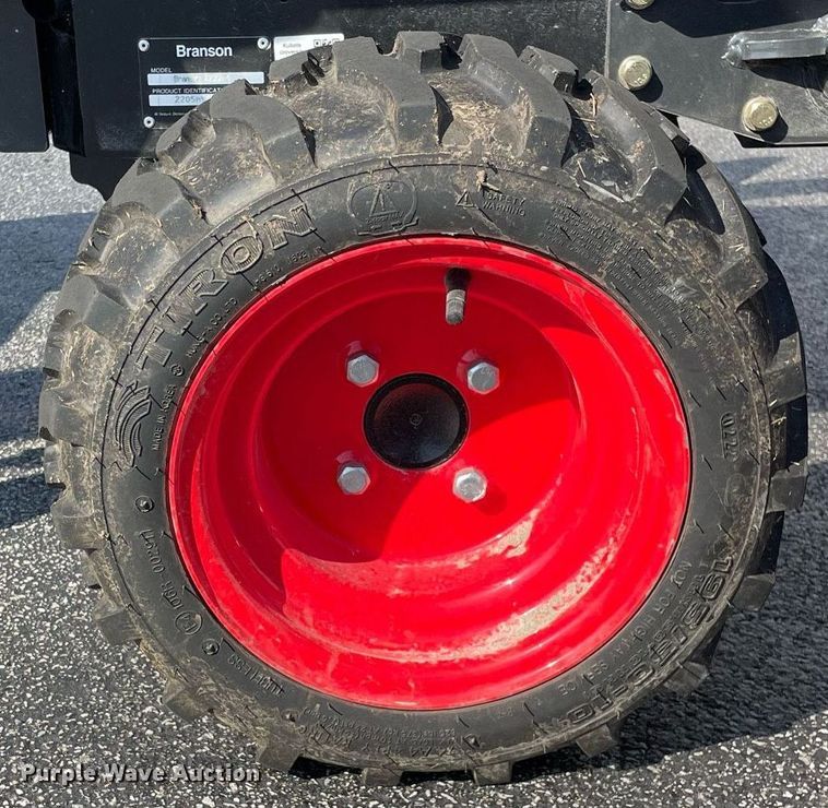 image for item LV9802 2022 Branson 2205H  MFWD tractor