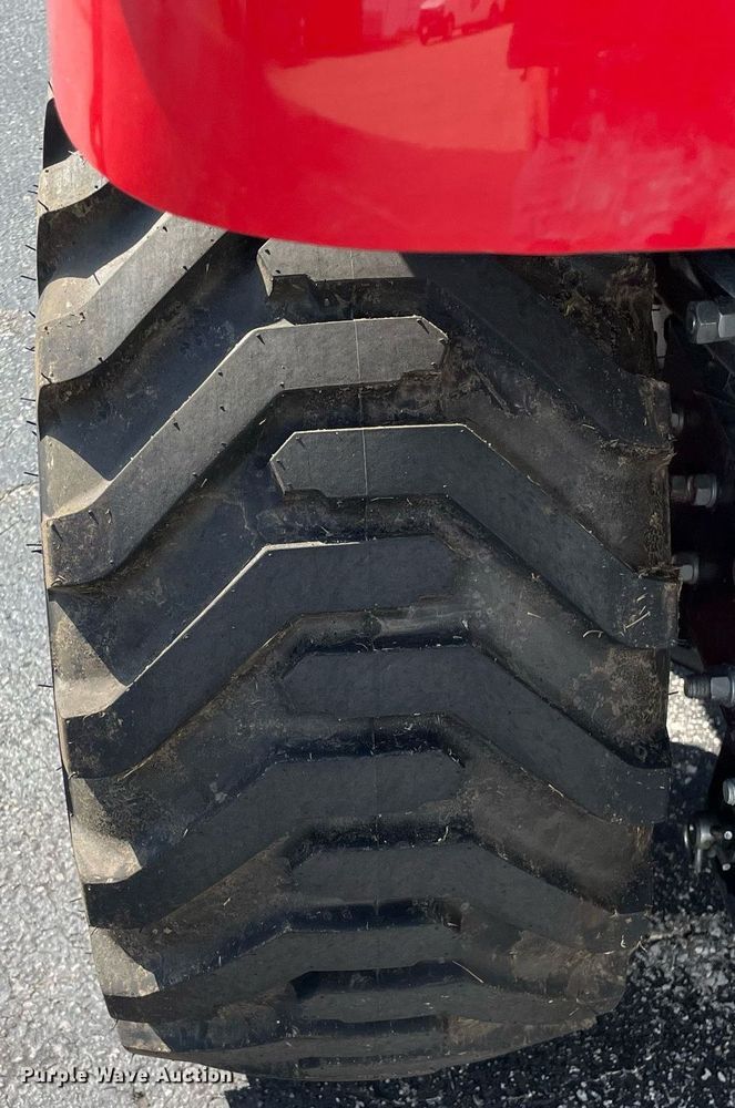 image for item LV9802 2022 Branson 2205H  MFWD tractor