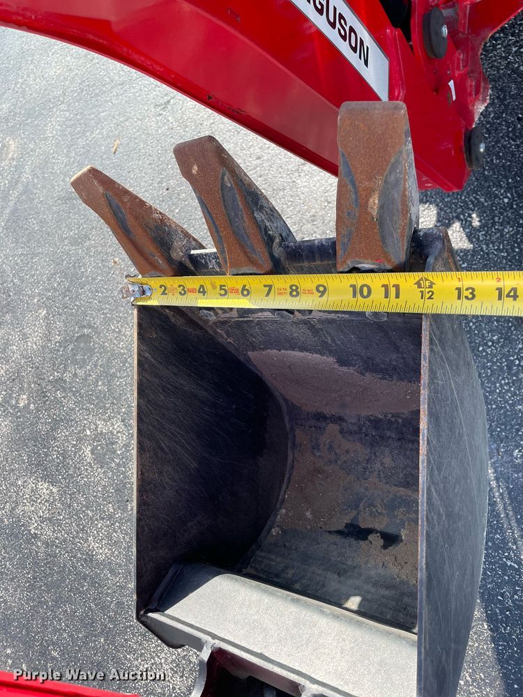 image for item LV9803 2022 Massey Ferguson GC1723  MFWD tractor