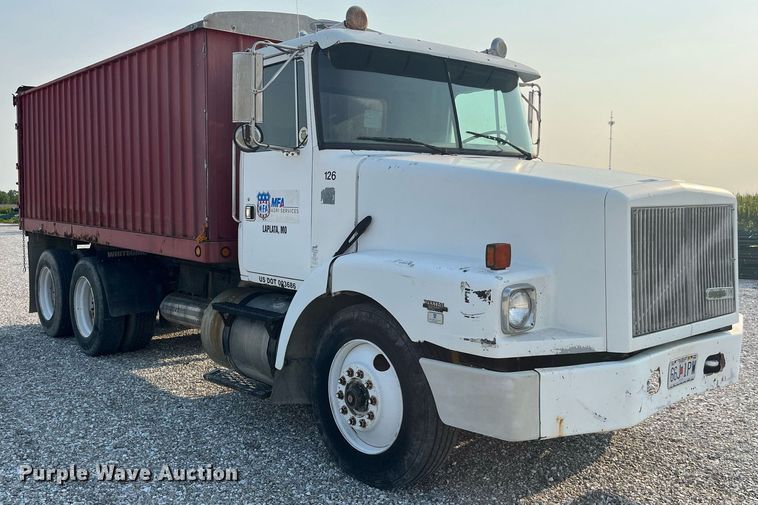 image for item MG9427 1992 White GMC WCM  grain truck