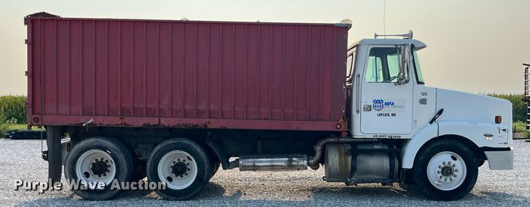 image for item MG9427 1992 White GMC WCM  grain truck