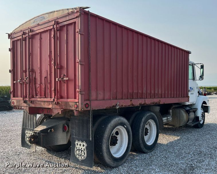 image for item MG9427 1992 White GMC WCM  grain truck