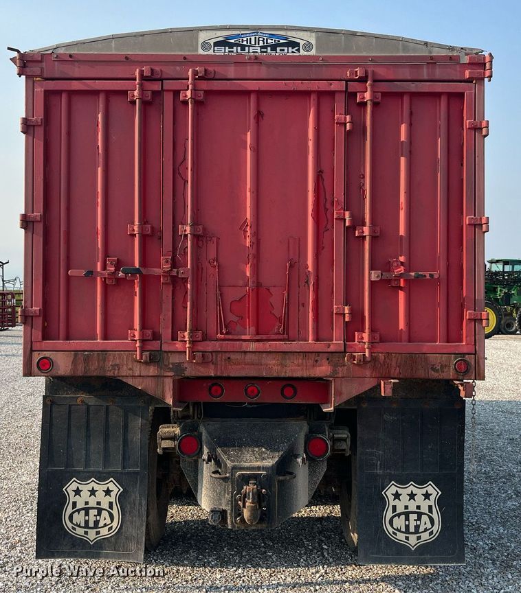 image for item MG9427 1992 White GMC WCM  grain truck