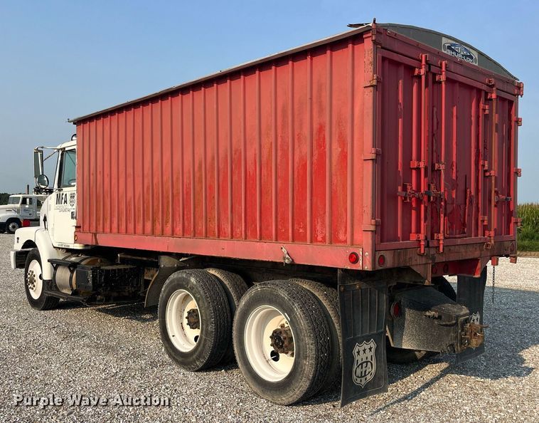 image for item MG9427 1992 White GMC WCM  grain truck