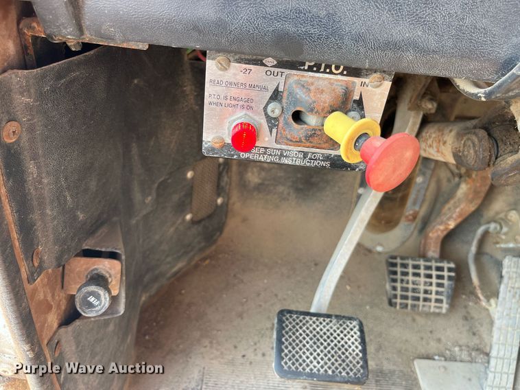 image for item MG9427 1992 White GMC WCM  grain truck