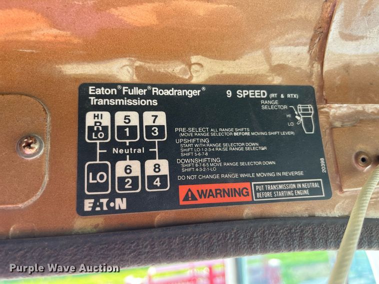 image for item MG9427 1992 White GMC WCM  grain truck