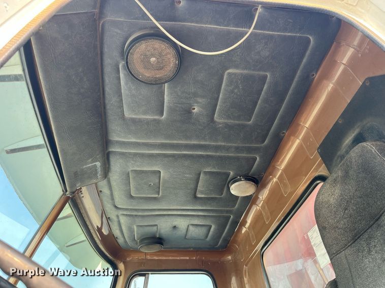 image for item MG9427 1992 White GMC WCM  grain truck