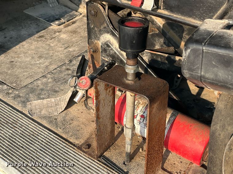 image for item MG9427 1992 White GMC WCM  grain truck