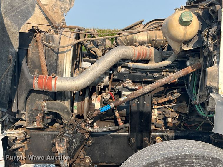 image for item MG9427 1992 White GMC WCM  grain truck