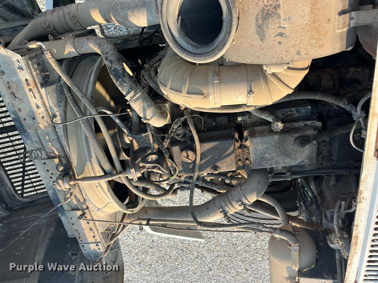 image for item MG9427 1992 White GMC WCM  grain truck