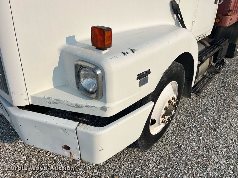image for item MG9427 1992 White GMC WCM  grain truck