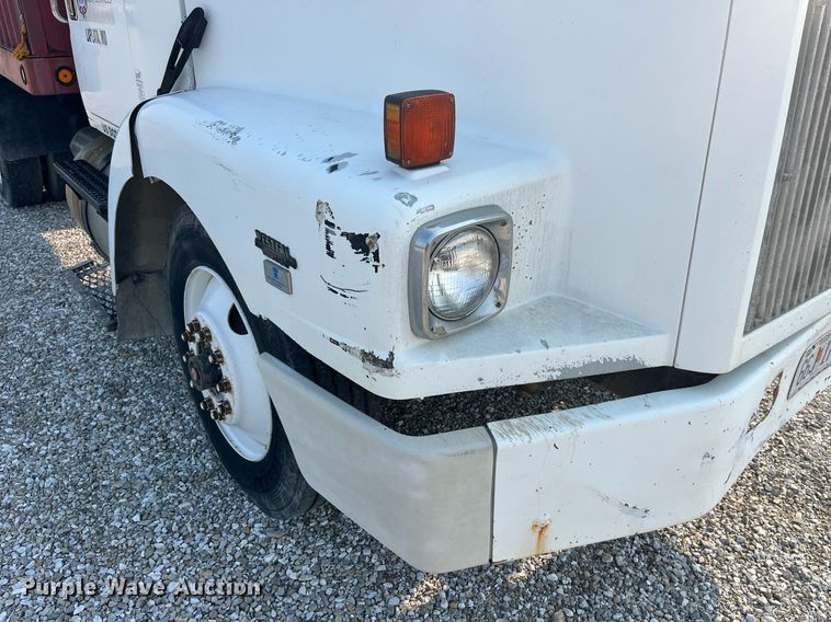 image for item MG9427 1992 White GMC WCM  grain truck