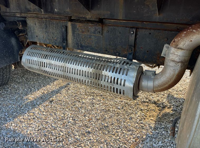 image for item MG9427 1992 White GMC WCM  grain truck