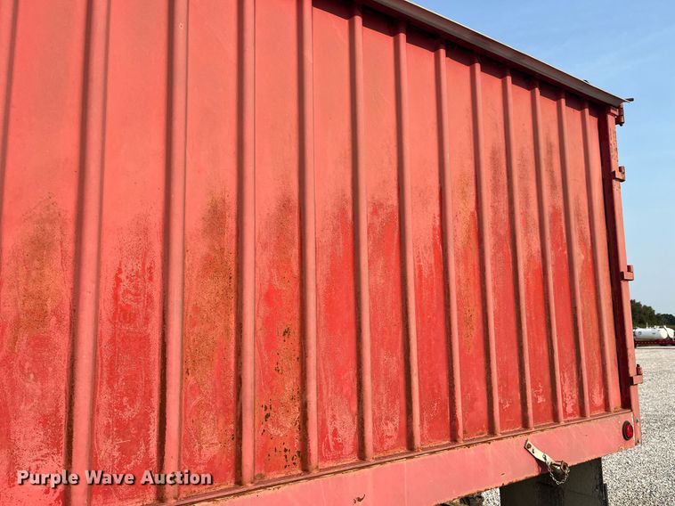 image for item MG9427 1992 White GMC WCM  grain truck