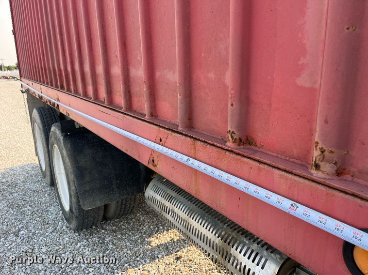 image for item MG9427 1992 White GMC WCM  grain truck