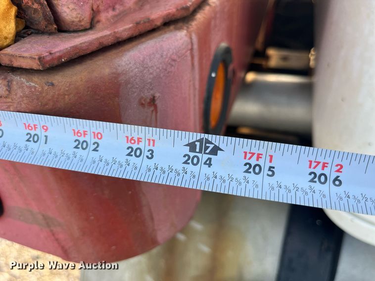 image for item MG9427 1992 White GMC WCM  grain truck