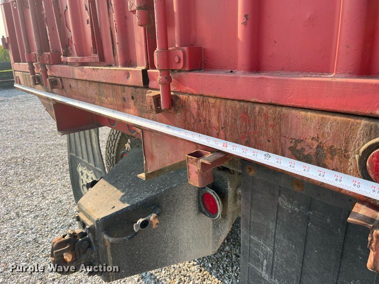 image for item MG9427 1992 White GMC WCM  grain truck