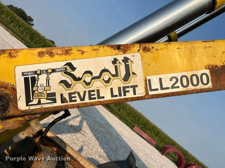 image for item MG9427 1992 White GMC WCM  grain truck