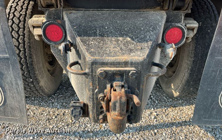 image for item MG9427 1992 White GMC WCM  grain truck