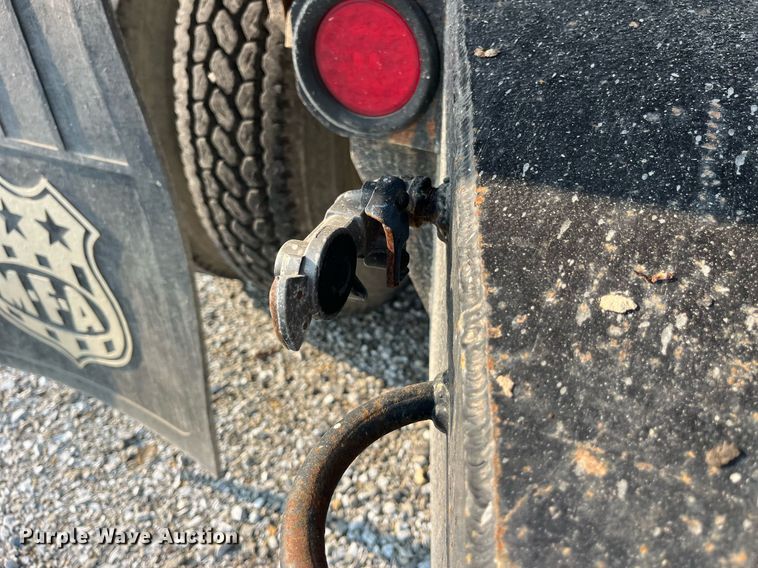 image for item MG9427 1992 White GMC WCM  grain truck