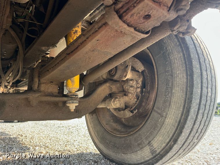 image for item MG9427 1992 White GMC WCM  grain truck