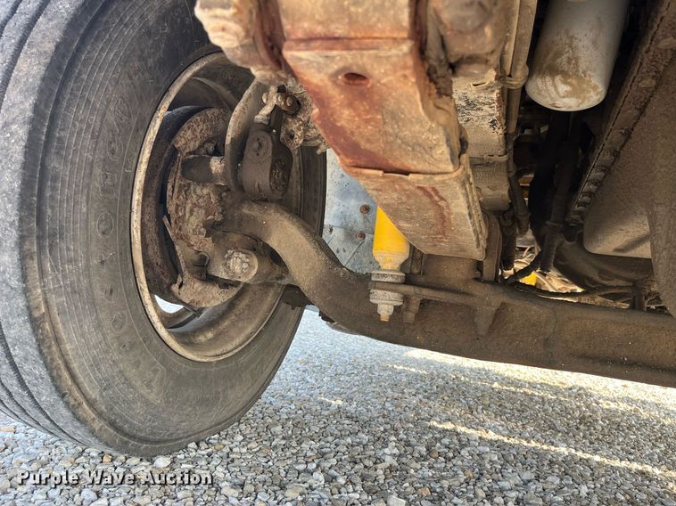 image for item MG9427 1992 White GMC WCM  grain truck