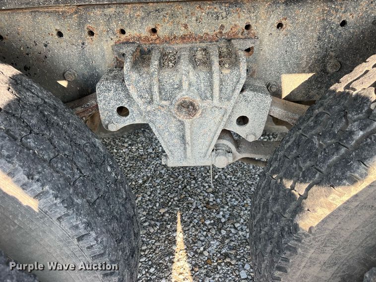 image for item MG9427 1992 White GMC WCM  grain truck