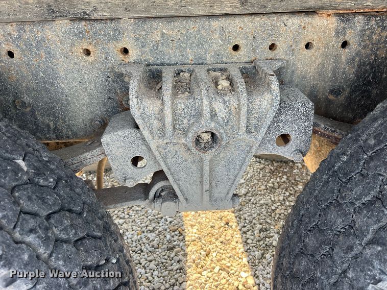 image for item MG9427 1992 White GMC WCM  grain truck