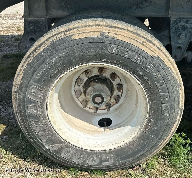 image for item ML9246 2011 Neville Built  grain trailer