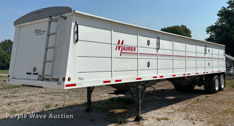 image for item ML9247 2015 Maurer  grain trailer