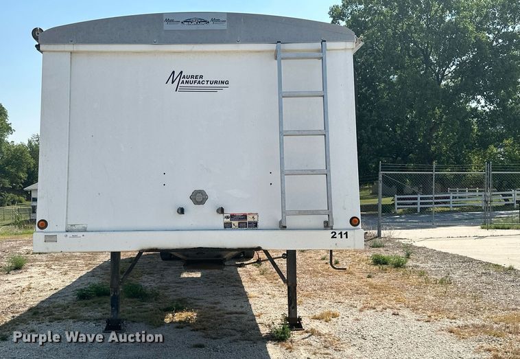 image for item ML9247 2015 Maurer  grain trailer