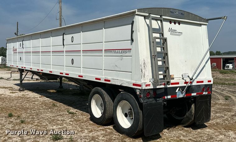 image for item ML9247 2015 Maurer  grain trailer