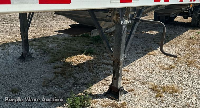 image for item ML9247 2015 Maurer  grain trailer