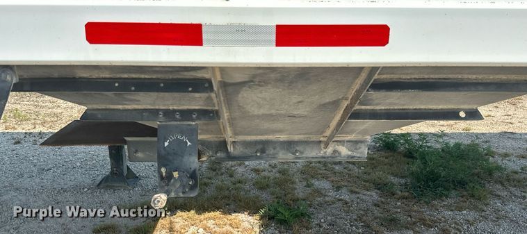 image for item ML9247 2015 Maurer  grain trailer