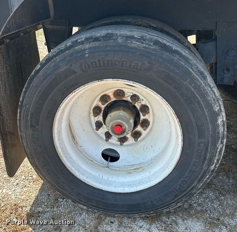 image for item ML9247 2015 Maurer  grain trailer