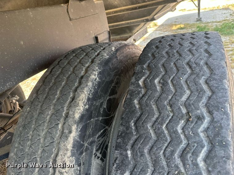 image for item ML9247 2015 Maurer  grain trailer