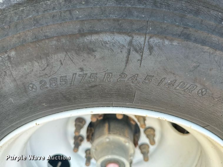 image for item ML9247 2015 Maurer  grain trailer