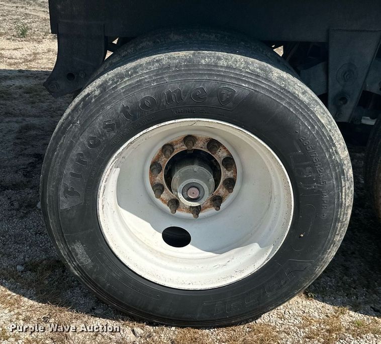 image for item ML9247 2015 Maurer  grain trailer