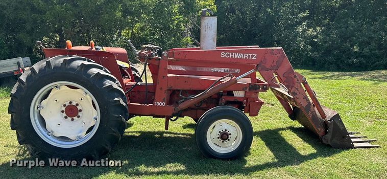 image for item ML9263 1973 International 454  MFWD tractor