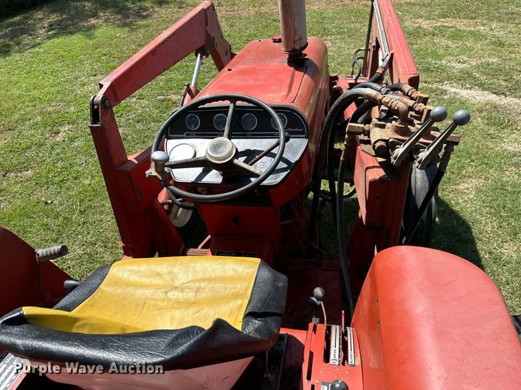 image for item ML9263 1973 International 454  MFWD tractor