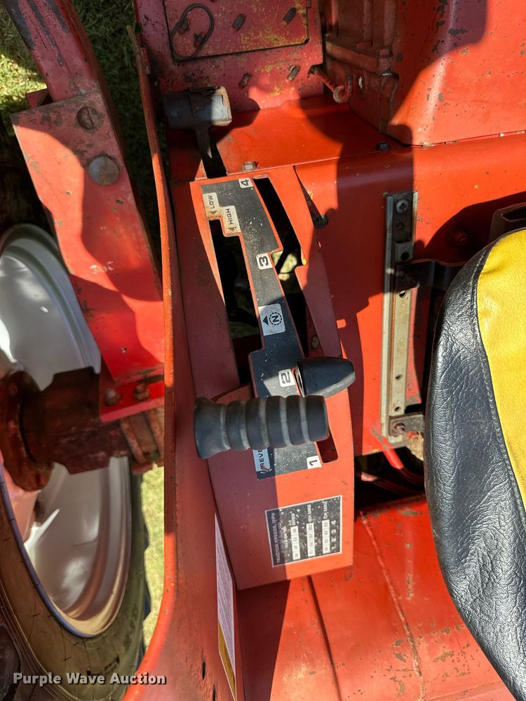 image for item ML9263 1973 International 454  MFWD tractor