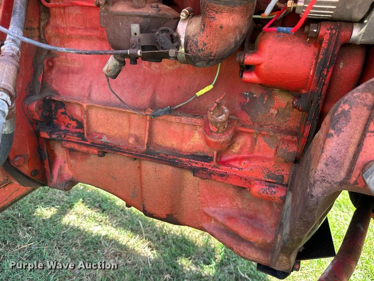 image for item ML9263 1973 International 454  MFWD tractor