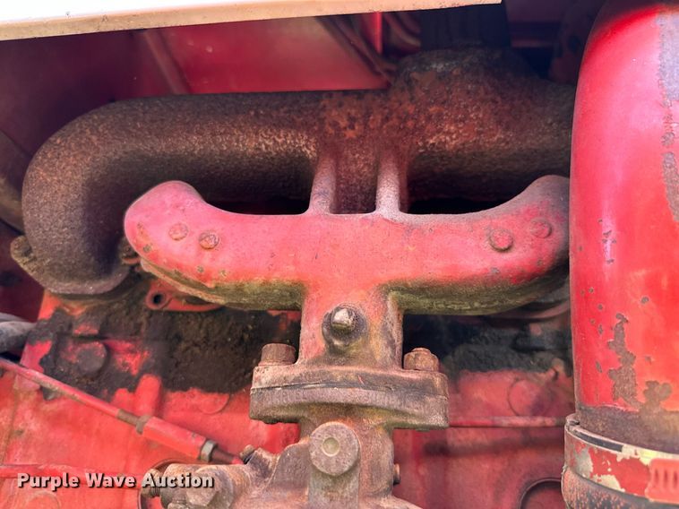 image for item ML9263 1973 International 454  MFWD tractor