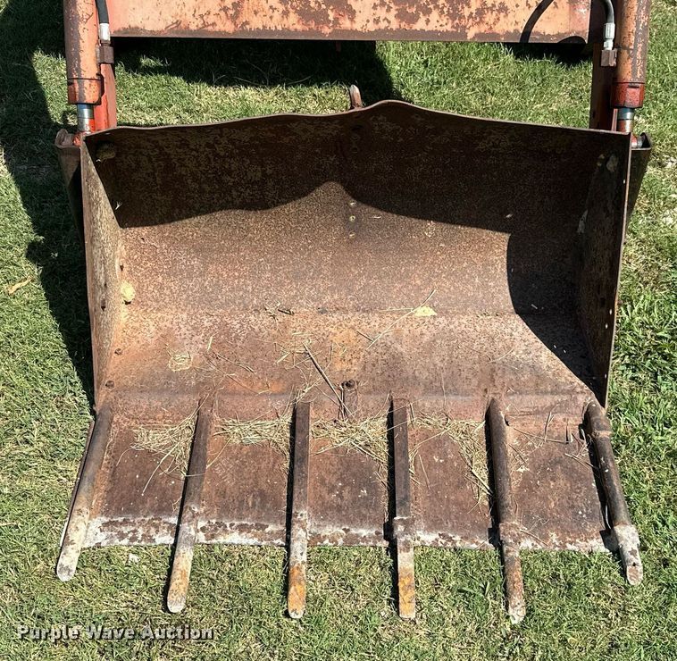 image for item ML9263 1973 International 454  MFWD tractor