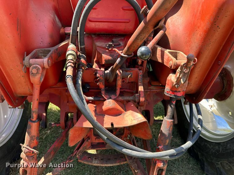 image for item ML9263 1973 International 454  MFWD tractor