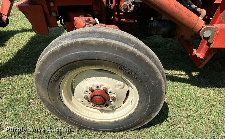 image for item ML9263 1973 International 454  MFWD tractor