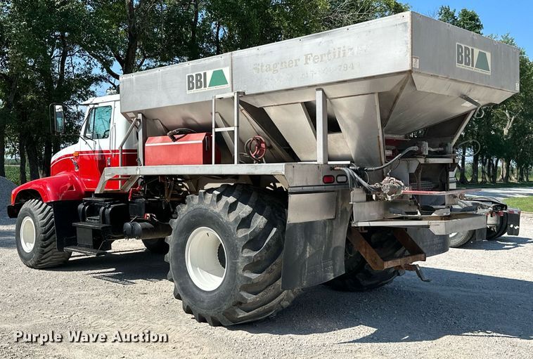 image for item ML9268 2000 International Turbo Easy Rider  applicator truck