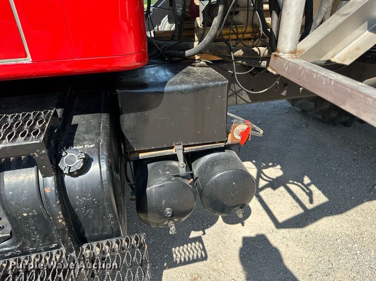 image for item ML9268 2000 International Turbo Easy Rider  applicator truck