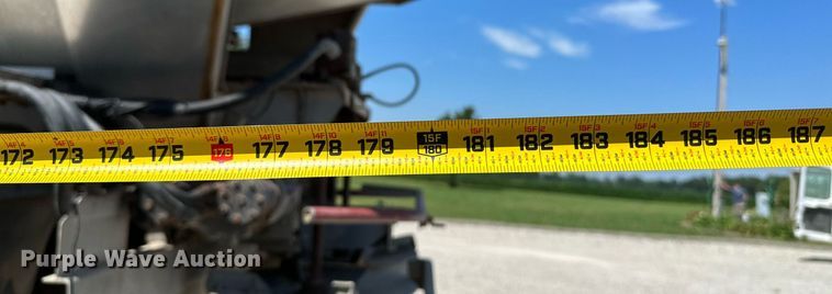 image for item ML9268 2000 International Turbo Easy Rider  applicator truck