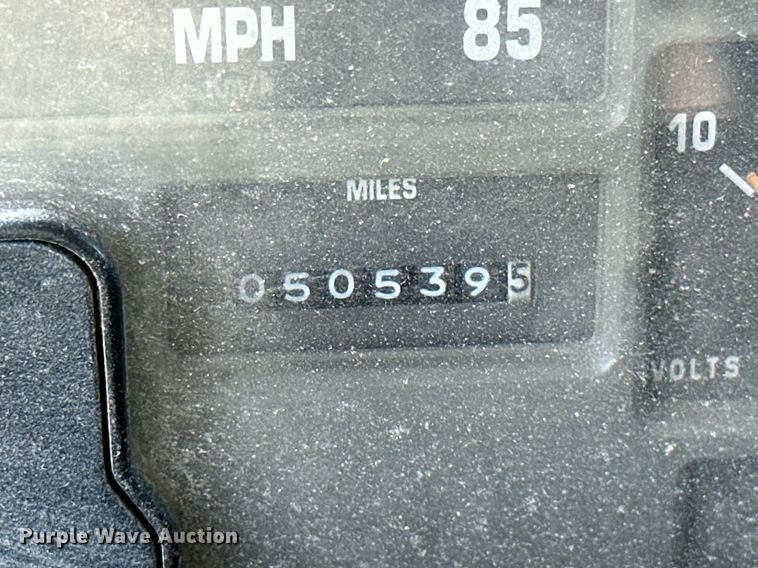 image for item ML9268 2000 International Turbo Easy Rider  applicator truck